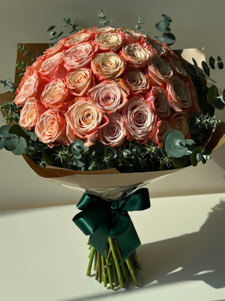30 persikofärgade rosor